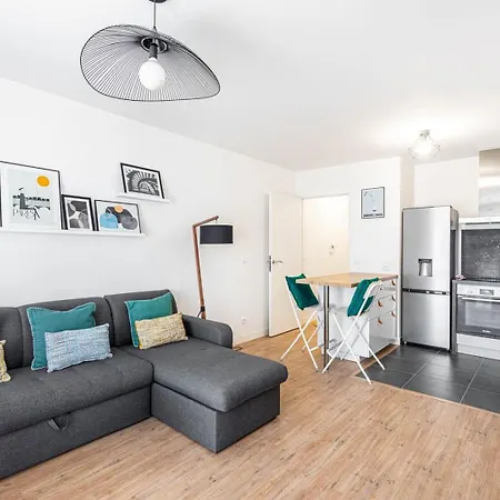 Guestready - Bright Cocoon Near Paris شقة *
